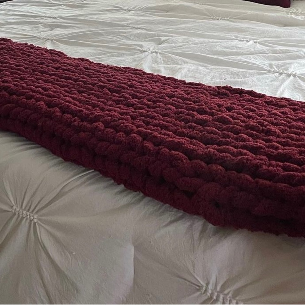 New maroon Throw crocheted suzyQs blankets  40x50